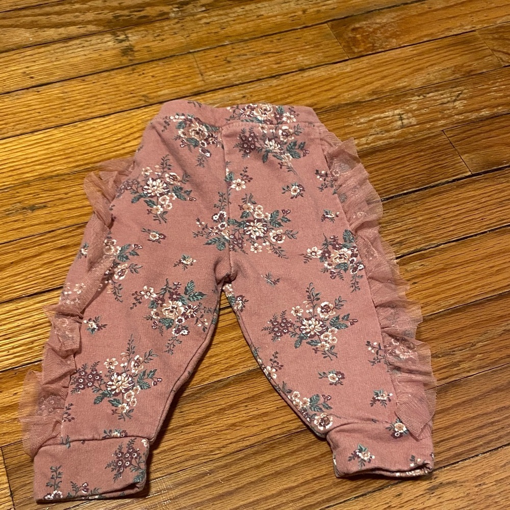 Floral Ruffle Nicole Miller New York 3/6 M Baby Pants